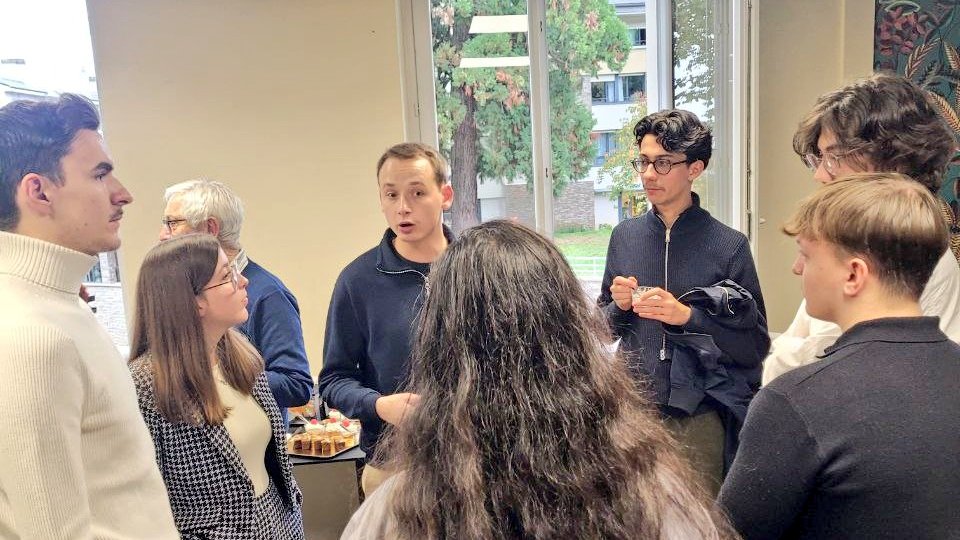 Heureux de retrouver, ce samedi, l'Aveyron et nos députés <a href="/S_Mazars/">Stéphane Mazars</a> et <a href="/JF_Rousset2/">Jean-François Rousset</a>.

Merci à Pierre Ignace, au bureau et aux adhérents de <a href="/_Renaissance12/">Renaissance Aveyron</a> pour l'invitation à leur Assemblée générale et pour la découverte du superbe Musée Soulages.