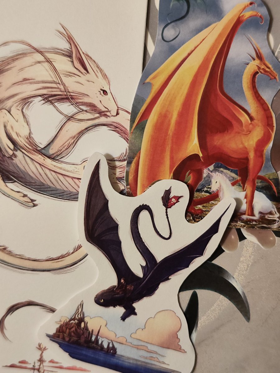 els dracs de  <a href="/saracuervoart/">Sara Cuervo</a> i <a href="/evelasco_art/">Elsa Velasco - Art</a>  🩷