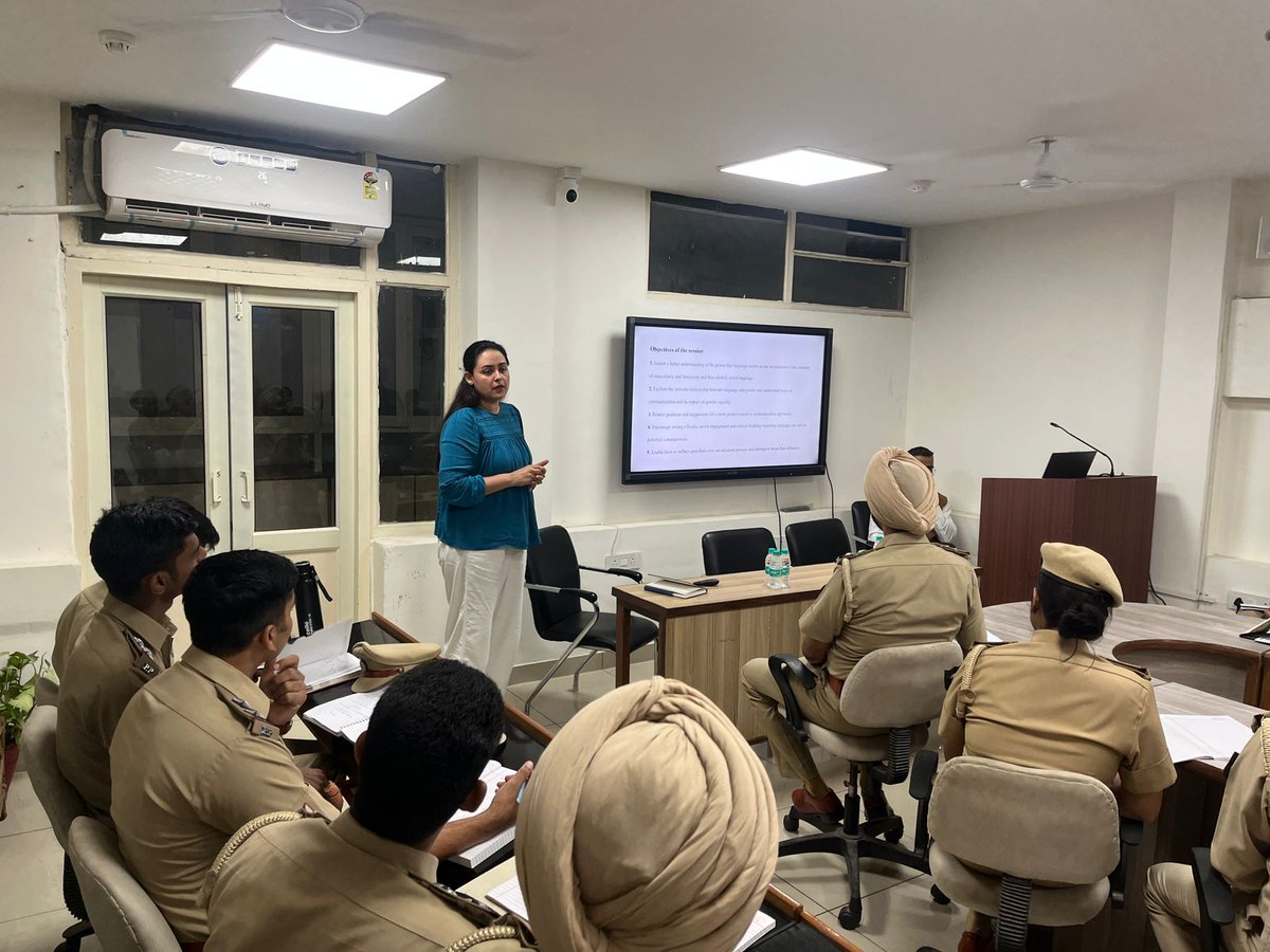 IDCIndia_Chd's tweet photo. 3-Week Training Programme of the P/SIs recruited in the TSS Cadre of Punjab Police (21st Oct 2024 – 8th Nov 2024)

4th November 2024: Lectures delivered by Dr. Srishti Chauhan; Sh. Rakesh Kaushal IPS DIG (Retd.); and, Sh. Surinderjit Singh Mand PPS AIG/Crime (BoI). https://t.co/605XdUSG9R