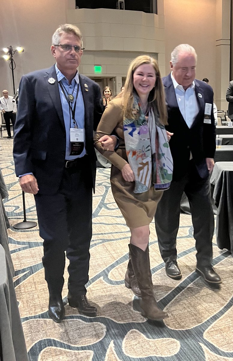 Melanie Edwards M.D. (@medwards_md) on Twitter photo Congratulations to <a href="/ShandaBlackmon/">Shanda Blackmon, MD, MPH</a>, 2nd Vice President of the Southern Thoracic Surgical Association. Well deserved for a true champion of this organization!!! <a href="/OfficialSTSA/">Southern Thoracic Surgical Association (STSA)</a> <a href="/WomenInThoracic/">WomenInThoracicSurg</a> Congratulations to <a href="/ShandaBlackmon/">Shanda Blackmon, MD, MPH</a>, 2nd Vice President of the Southern Thoracic Surgical Association. Well deserved for a true champion of this organization!!! <a href="/OfficialSTSA/">Southern Thoracic Surgical Association (STSA)</a> <a href="/WomenInThoracic/">WomenInThoracicSurg</a>