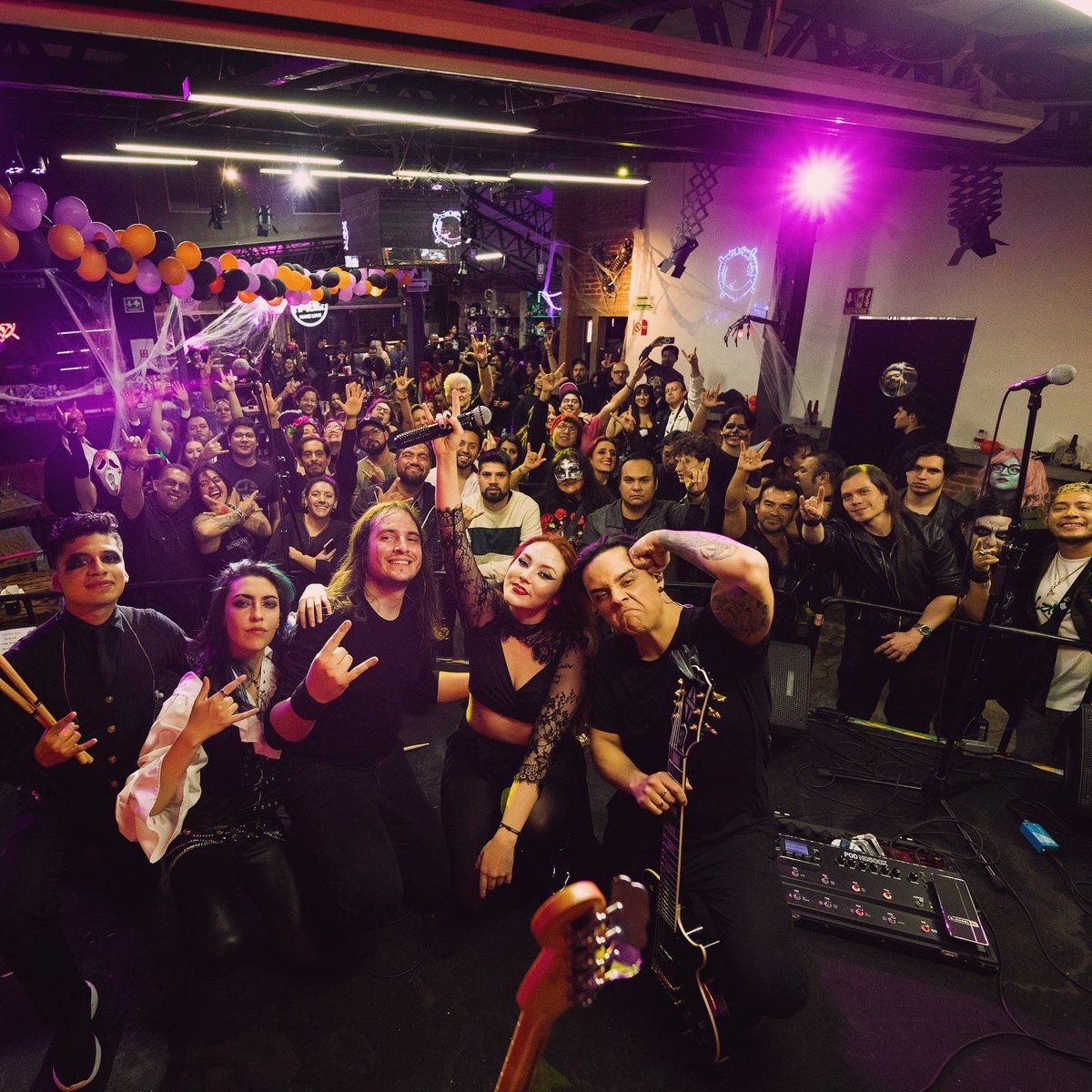 Sever The Light (@severthelight) on Twitter photo Gracias por otra GRAN Halloween Metal Party🔥.
Fue increíble tocar Ghosts en vivo con Pablo Viveros y compartir con todos ustedes esta noche.
Siguiente parada: Toluca este viernes 15 con <a href="/LackOfRemorse/">Lack of Remorse</a> en Toro Music🤘🏻 Gracias por otra GRAN Halloween Metal Party🔥.
Fue increíble tocar Ghosts en vivo con Pablo Viveros y compartir con todos ustedes esta noche.
Siguiente parada: Toluca este viernes 15 con <a href="/LackOfRemorse/">Lack of Remorse</a> en Toro Music🤘🏻