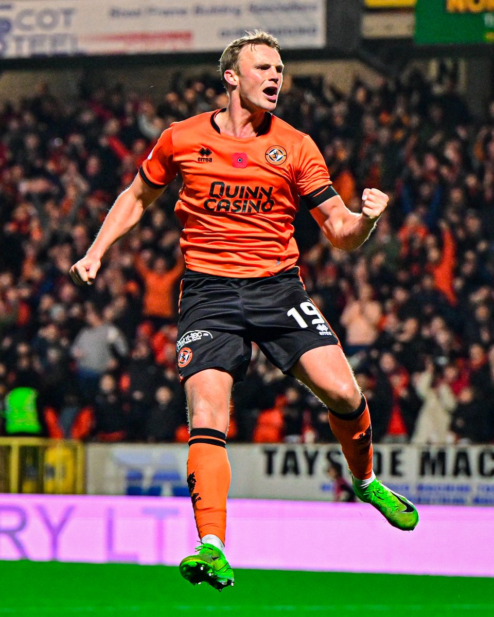 dundeeunitedfc's tweet photo. A familiar sight π€©
π 2οΈβ£-0οΈβ£ π¦ | #UTDROS | #DUFC https://t.co/WiRpUcI9pp
