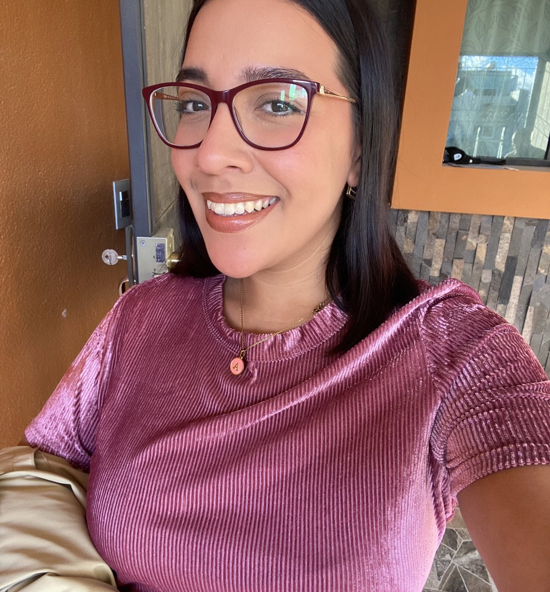 Alejxandraas's tweet photo. Ella no lo sabe pero el 2024 va estar mucho peor que el 2023. Ese día será el último día que verá a sus amigos y la vida empieza a ponerse difícil… https://t.co/8yQ1SATDw1