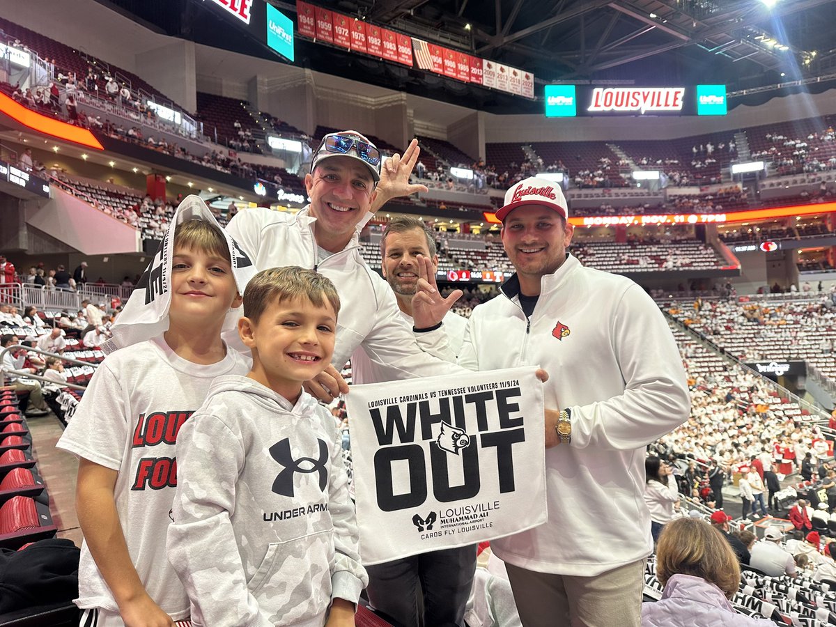 Let’s do this Cards! #GoCards #ReviVille
<a href="/GoCards/">Louisville Athletics</a> <a href="/LouisvilleMBB/">Louisville Men's Basketball</a>