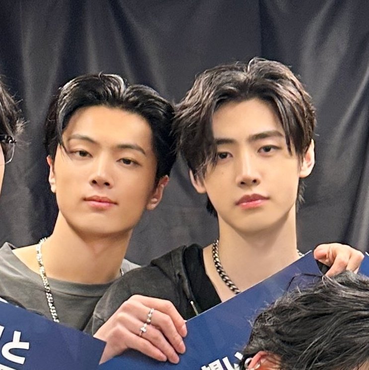 orokkip_28hlo's tweet photo. #성젱 #sungjay #hoonjay #sunghoonjay #ซองเจย์ #ฮุนเจย์ #ซองฮุนเจย์ #ไผ่เจด้า #ไผ่เหมียว #ตี๋เจน #ฮุนฮุนเจย์ย่า #ซามอยด์แมวดำ #หมาขาวแมวดำ #หมาใหญ่แมวดำ #whiteandblackz #cookieandcream #oneandonlyunit https://t.co/BvfrVJ1l6z