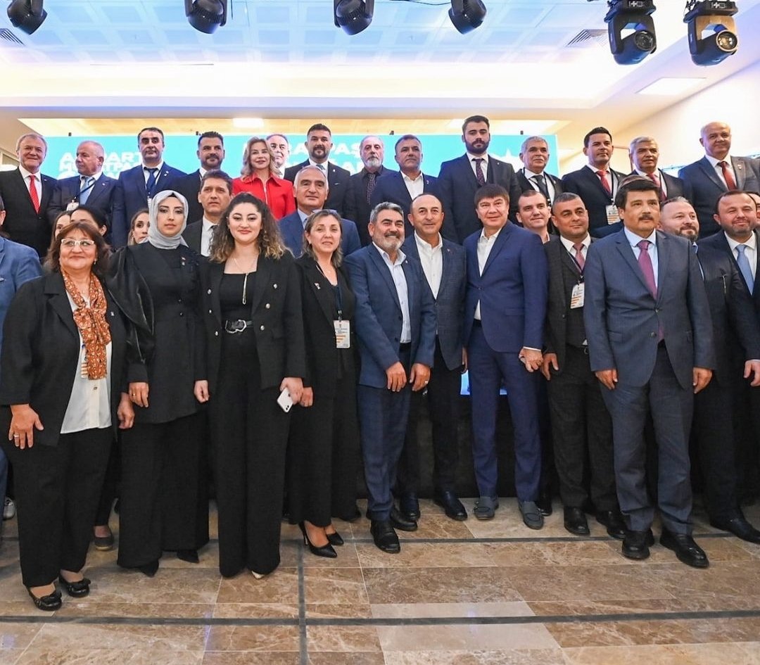 6.Muratpaşa Olagan İlçe Kongresinde,
Bayrağı devralan Ak Parti Muratpaşa İlçe Başkanımız <a href="/tuncayhayta/">Ⲧⳙⲛⲥⲇⲩ ⲎⲆⲨⲦⲆ 🇹🇷</a> ve yönetimini tebrik eder,başarılar dilerim,Görevi devreden <a href="/veliddinguner/">veliddin güner</a> ve ekibindenAllah razı olsun,
Durmak Yok Yola Devam💡💡