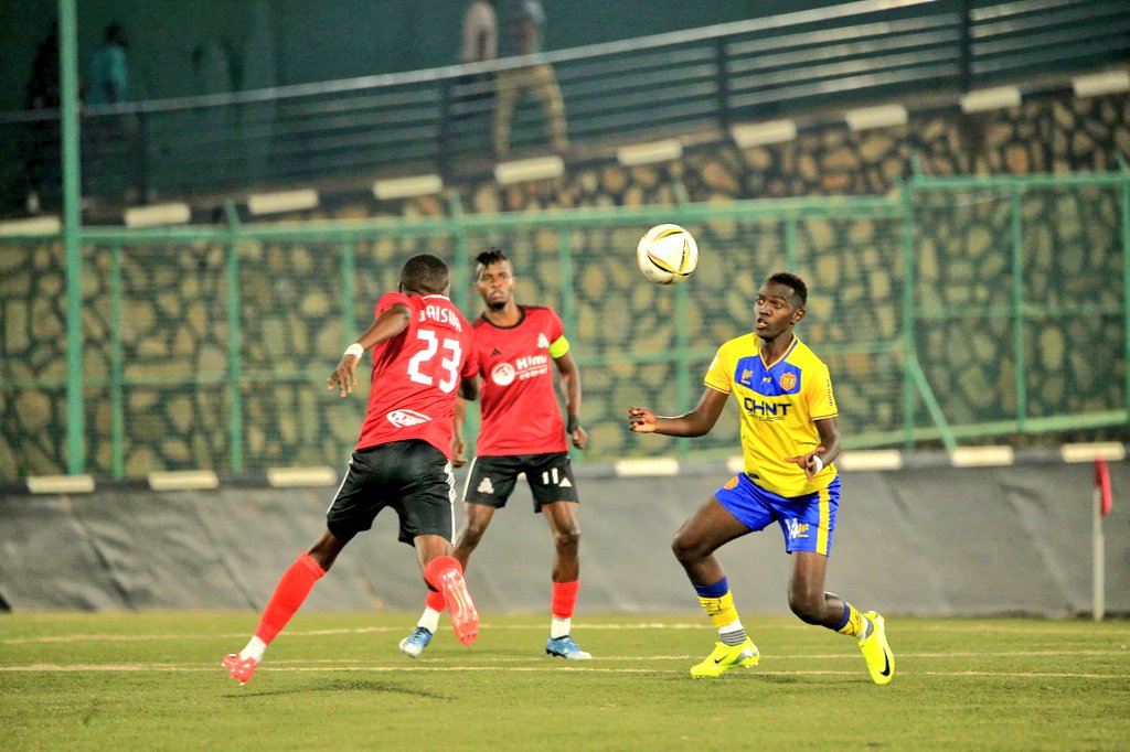 VipersXtra's tweet photo. HT at Kitende
1:0 #VIPKCCA
Milton Karisa 45 minute header is the difference
#VenomsUpdate | #StarTimesUPL
#HalaVipers | #VipersSC https://t.co/Nyb5HtqDI9