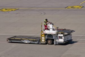 LogisticaPress's tweet photo. En España el sector logístico lidera ranking de escasez de talento https://t.co/XS5NwSKJ53 https://t.co/GTBo2PSwlS