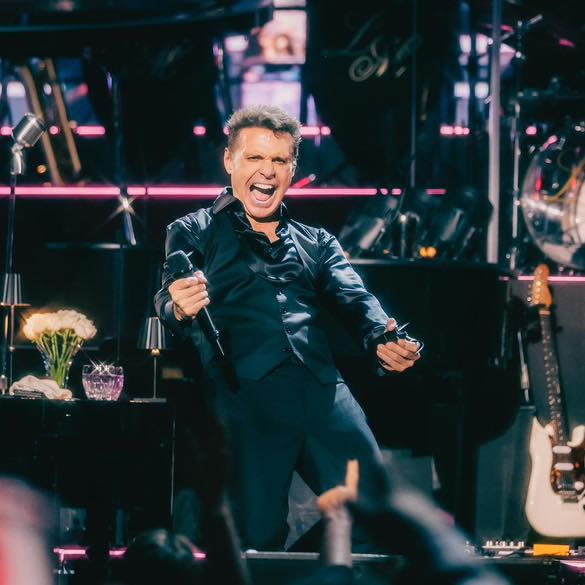 LM_CLUB_PERU's tweet photo. Luis Miguel Tour México 🇲🇽 https://t.co/BxjChI1cbC