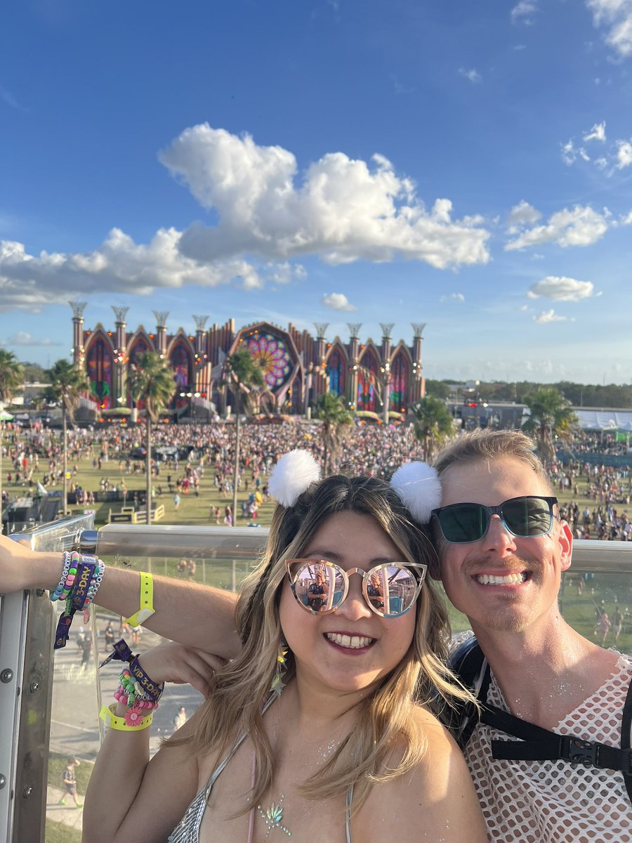 HBunBuns's tweet photo. EDC Orlando Day 1 ✅ with the incredibly hot @ItsMickTV https://t.co/KWIn1UTZU4