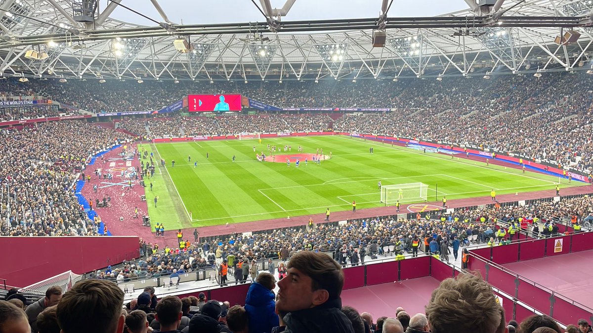 HammersUnited2's tweet photo. And this view. Thanks to our Everton friends so taking this picture. Anyone who thinks this is a football stadium clearly hasn’t been to a football stadium. #StopExploitingLoyalty https://t.co/cXb2DdgMuY