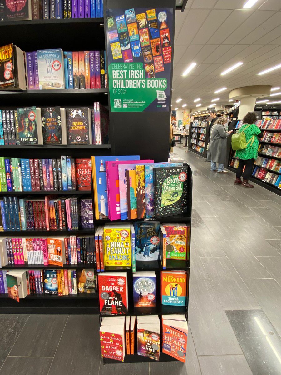 chaptersbooks's tweet photo. We put the books from the Children’s & YA shortlists on a stand to make it easier for you to find … when I see ‘we’ I mean someone else with a better eye!! #AnPostIrisgBookAwards #APIBAS https://t.co/qG5ax2V1Xv