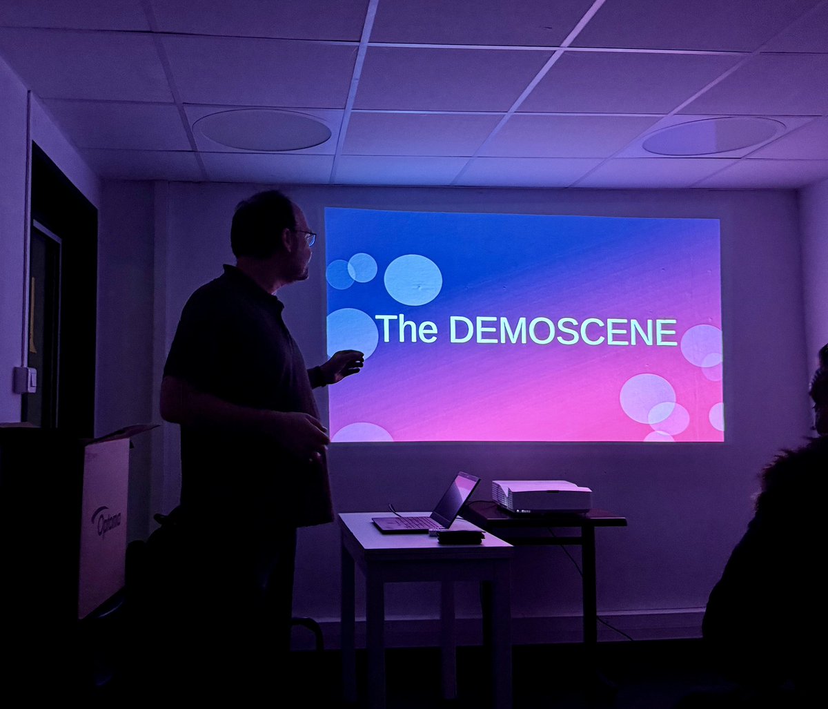 Présentation demoscene par p0ke