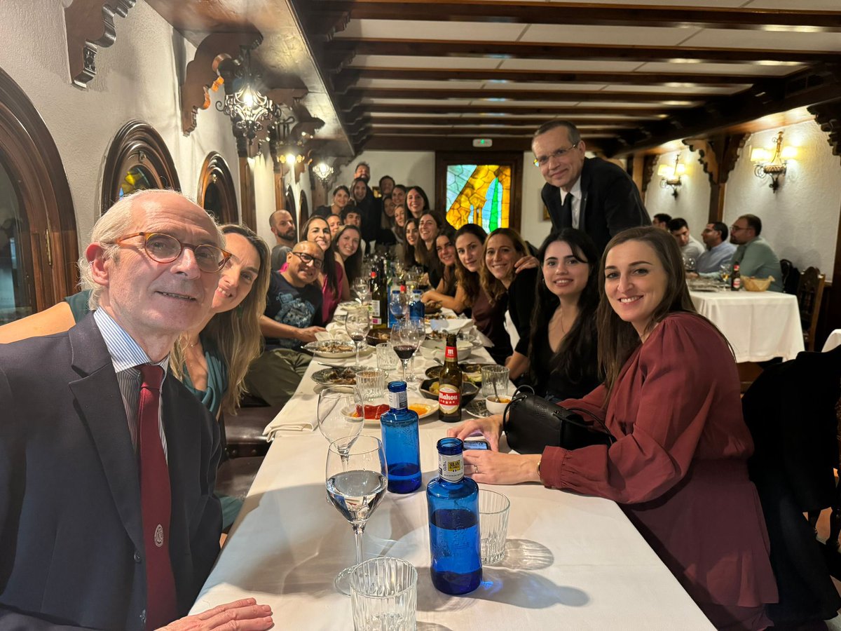 Marta Pascual (@martapascual_md) on Twitter photo Gran representación de la sección de <a href="/ccr_mar/">Cirugía Colorrectal H Mar</a> en el #CNC2024. Cuatro comunicaciones orales y la Dra. <a href="/blancamontcusi/">Blanca Montcusí Ventura</a> recibe una beca de la <a href="/aecirujanos/">aecirujanos</a> <a href="/aecformacion/">AEC Formación</a> para seguir completando su formación 👩🏽🎓. Orgullo de equipo 🔝🔝!! <a href="/hospitaldelmar/">Hospital del Mar</a> <a href="/FBurdio/">Fernando Burdio</a> Gran representación de la sección de <a href="/ccr_mar/">Cirugía Colorrectal H Mar</a> en el #CNC2024. Cuatro comunicaciones orales y la Dra. <a href="/blancamontcusi/">Blanca Montcusí Ventura</a> recibe una beca de la <a href="/aecirujanos/">aecirujanos</a> <a href="/aecformacion/">AEC Formación</a> para seguir completando su formación 👩🏽🎓. Orgullo de equipo 🔝🔝!! <a href="/hospitaldelmar/">Hospital del Mar</a> <a href="/FBurdio/">Fernando Burdio</a>