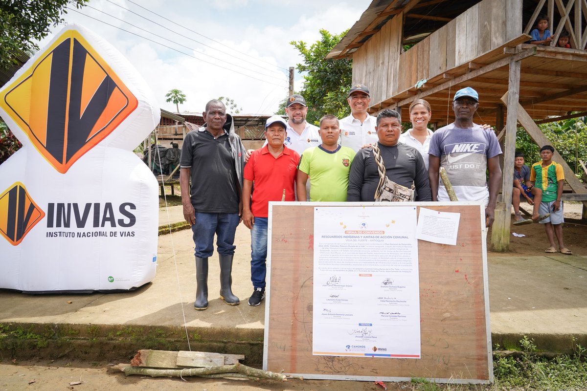 InviasOficial's tweet photo. #BuenasNoticias para el Urabá antioqueño 

#Invías entregó muelle fluvial y firmó convenios con cabildos indígenas y Juntas de Acción Comunal por $3.024 millones, en Vigía del Fuerte, Antioquia
Más información 👇

https://t.co/ivUVelgCSc

https://t.co/ivUVelgCSc https://t.co/9TTVqBQlDD