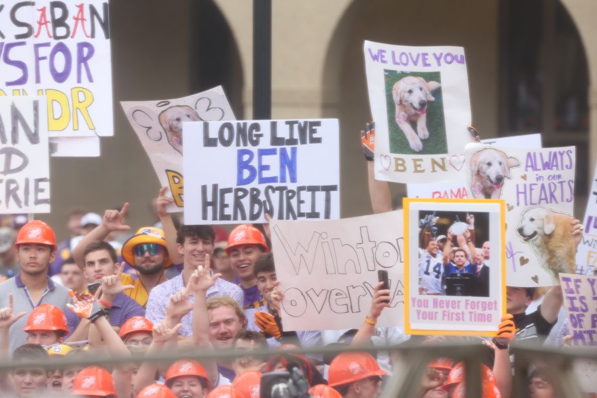 Thank you to all the fans who came out today in Baton Rouge with signs in honor of Ben! It’s so cool to see how many people Ben touched in his time on the road!