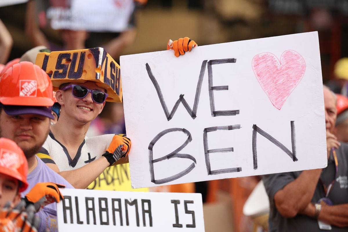 KirkHerbstreit's tweet image. Thank you to all the fans who came out today in Baton Rouge with signs in honor of Ben! It’s so cool to see how many people Ben touched in his time on the road!