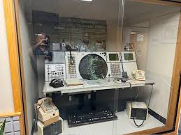 <a href="/EODHappyCaptain/">Happy Captain</a> Speak for yourself....   I used this until 2007.  
LOL.