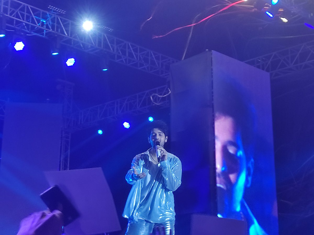 JBarukula's tweet image. What an amazing night it was 😍 finally I got to see you after 10 years of fan girling  @ArmaanMalik22 ❣️

#Armaanmalikliveinvizag