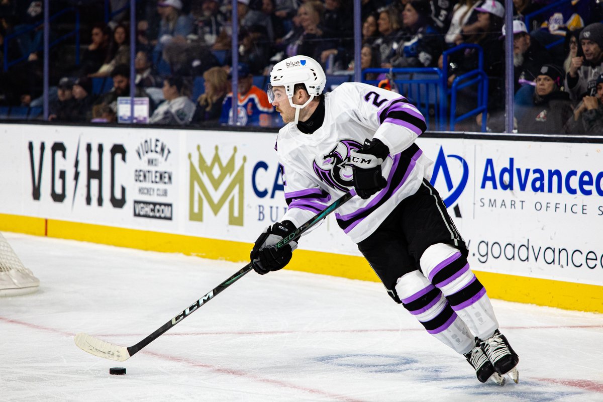 number9concepts's tweet photo. "Look good, Feel Good, Play Good"
Very happy with how our #HockeyFIghtsCancer Jerseys turned out this year and that we could help raise over $22,000 for @AmericanCancer
#ReignTrain | #BringBackTheDragon https://t.co/hqJrPhChk5