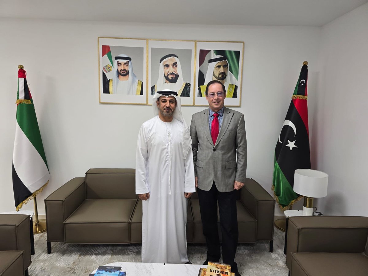 استقبل سعادة محمد علي الشامسي سفير الدولة لدي ليبيا ، إيدار أغانين سفير روسيا الاتحادية لدي ليبيا وذلك بمقر السفارة بالعاصمة تونس. خلال اللقاء تم التطرق إلى العلاقات الثنائية بين البلدين والملفات ذات الاهتمام المشترك.