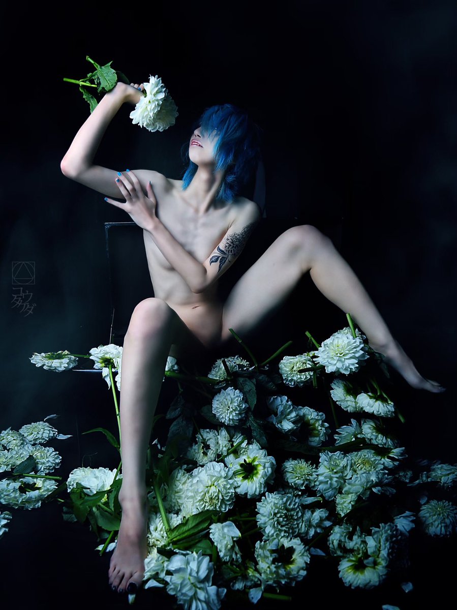 Layla_twitcast's tweet photo. @kohtakeda_photo 才能なんか きっとダリアのせいで
踏み潰されて
全部捨てたくなる
ダリア ダリア ダリア…

phot @kohtakeda_photo さん

#portraitphotgraphy  #作品撮り #創作
#nudistgrandpa #tatoo #daria https://t.co/DsqbwLk51k