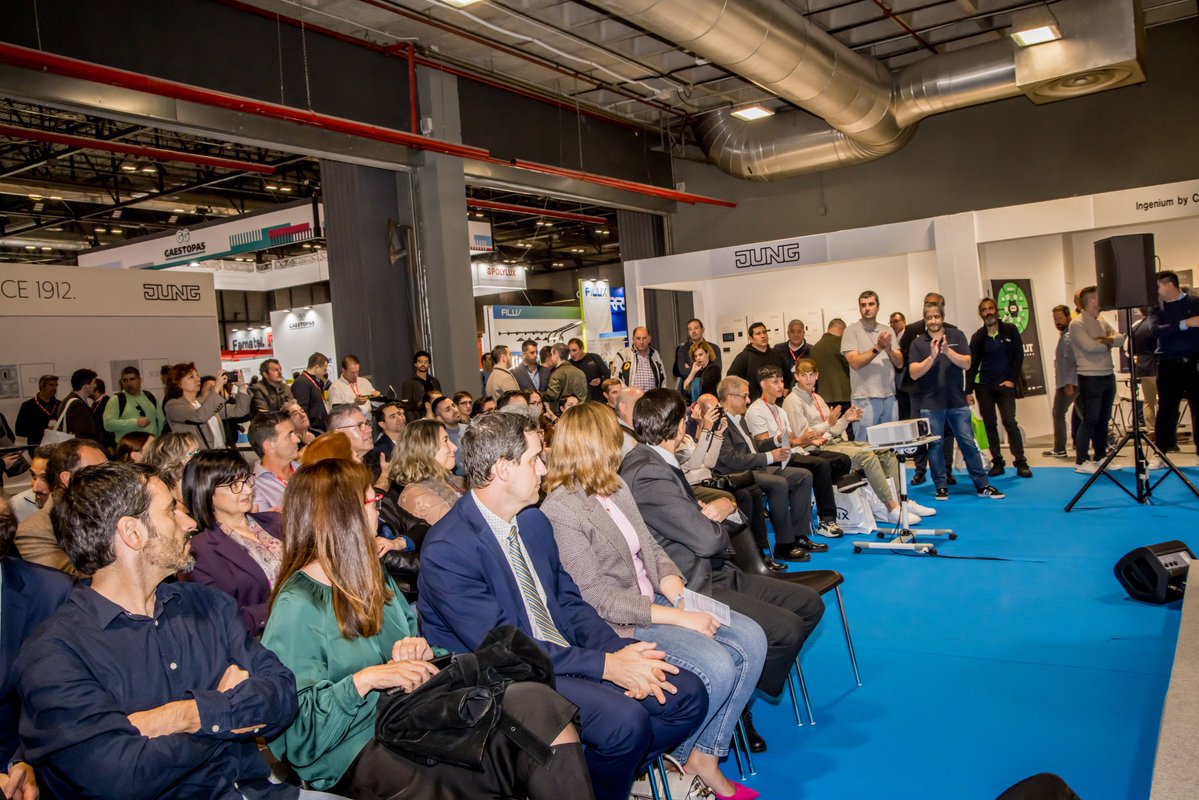 Finalistas junior del 𝙄 𝘾𝙤𝙣𝙘𝙪𝙧𝙨𝙤 𝙆𝙉𝙓 𝙈𝙞𝙘𝙝𝙖𝙚𝙡 𝙎𝙖𝙧𝙩𝙤𝙧. 🥇🥉🥉
Gracias a <a href="/KNX_Espana/">KNX España</a> por llevar a cabo de manera conjunta esta innovadora iniciativa y a los fabricantes por su patrocinio.
#KNX #Matelec2024 #FP Dual #domótica #inmótica #buildingautomation