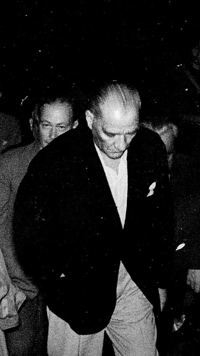 "Benim naçiz vücudum elbet bir gün toprak olacaktır, ancak Türkiye Cumhuriyeti ilelebet payidar kalacaktır."
#OnKasım