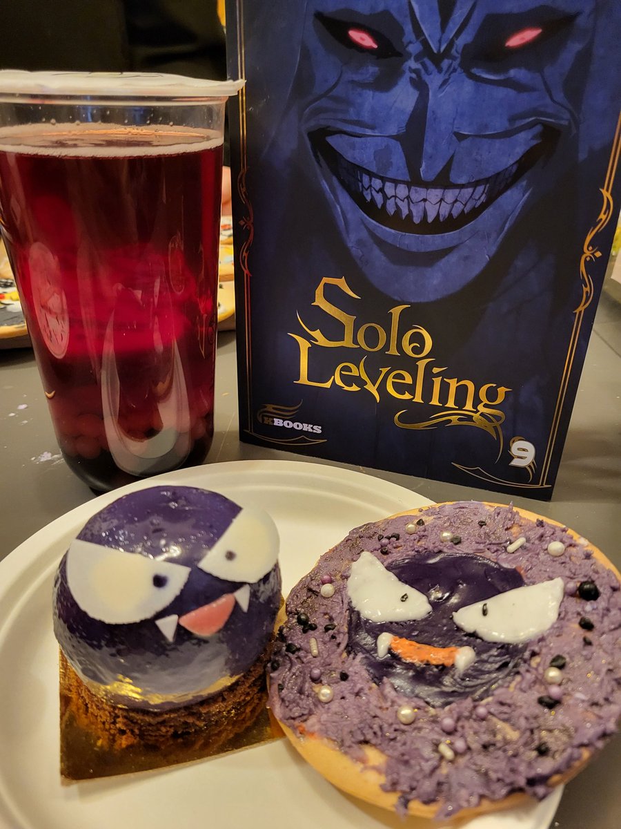 InesHea's tweet image. They are dating by the way 💑🏻

🌑🪐 Entremet F4ntominus creme vanille epicée - pâte de noisette 🌑

💜 Cookie custom de l'evenement halloween 👻😈

🩷 Et bbt Yuji - hibiscus, tapioca et perles de grenade 🌺

Chez @ShonenSweets