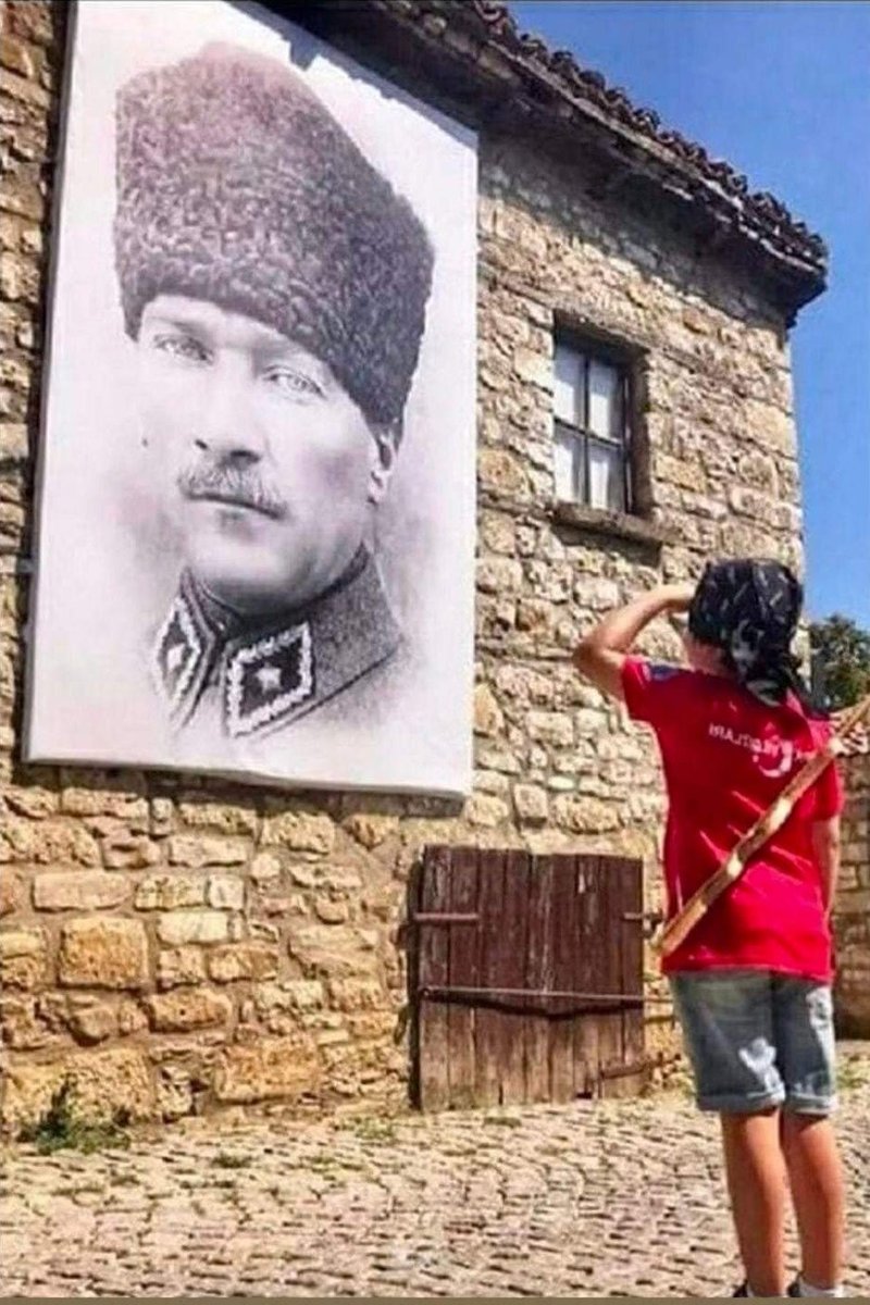 Olmasaydın, olmazdık 🇹🇷
Özlem ve minnetle ❤️

#10Kasım 
#HerGünümüzSENSİN