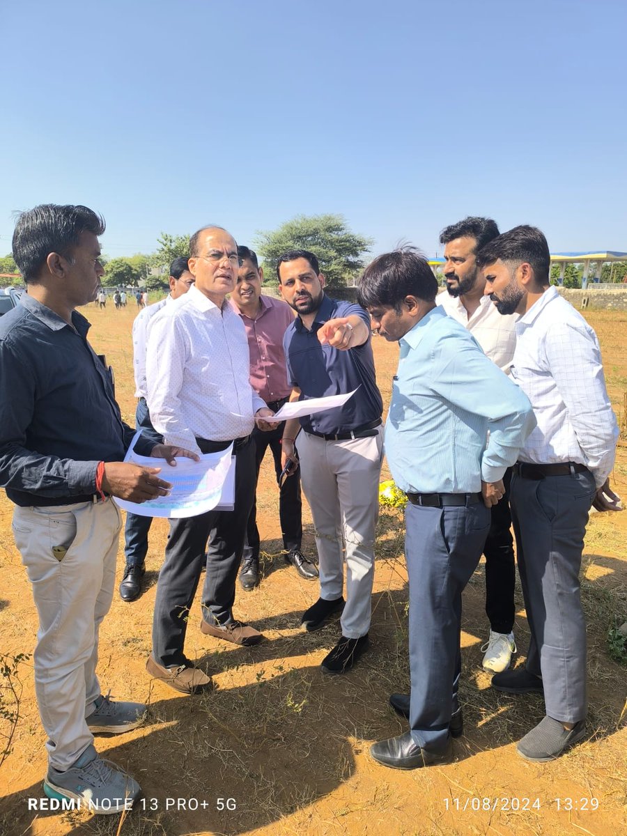 indext_a's tweet photo. MD-GAICL- Shri D.H.Shah (IAS) visited Himmatnagar for prep of event under the Price Support Scheme for G'nut and soybean for upcoming CM program which aims to support our farmers and ensure fair prices for their produce and boosting rural livelihoods across Gujarat.
#indexta https://t.co/6llV7XIJZp