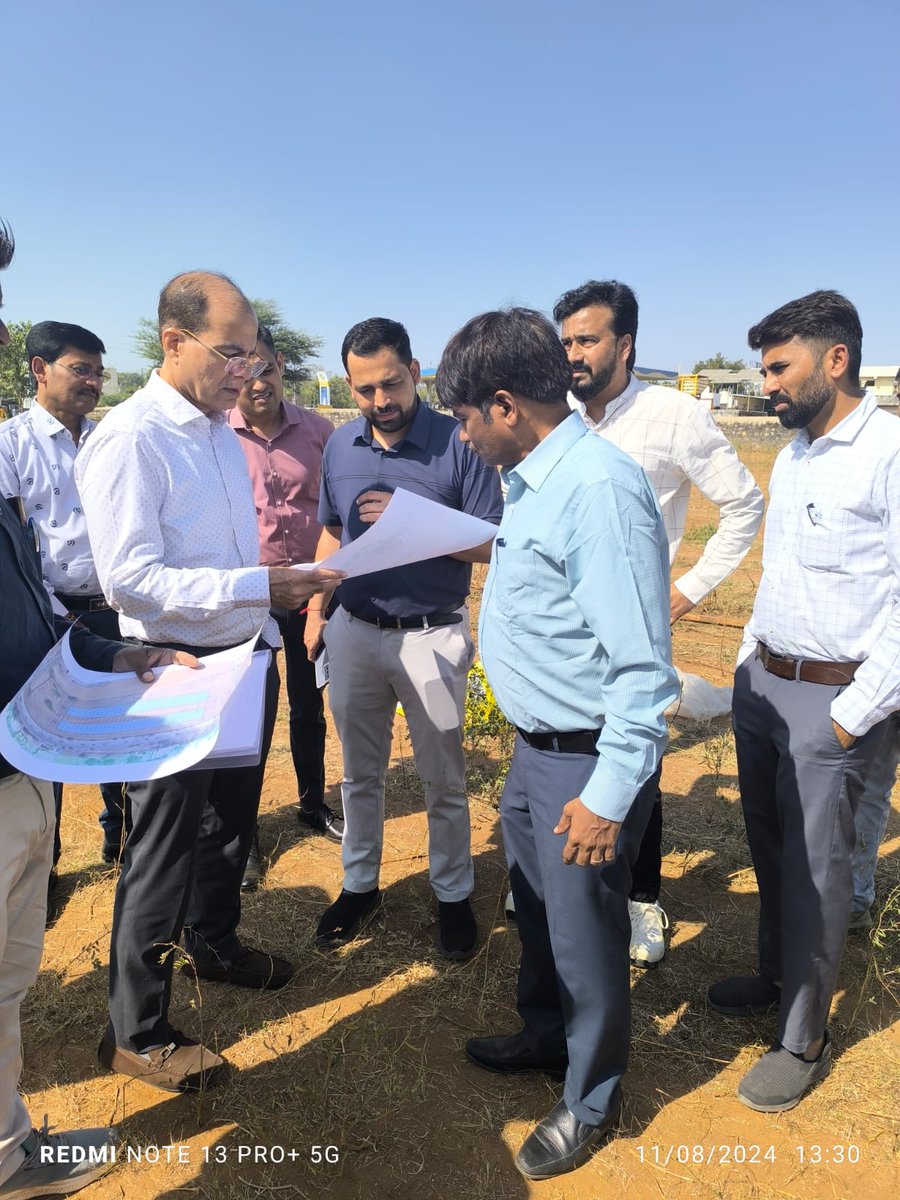 indext_a's tweet photo. MD-GAICL- Shri D.H.Shah (IAS) visited Himmatnagar for prep of event under the Price Support Scheme for G'nut and soybean for upcoming CM program which aims to support our farmers and ensure fair prices for their produce and boosting rural livelihoods across Gujarat.
#indexta https://t.co/6llV7XIJZp
