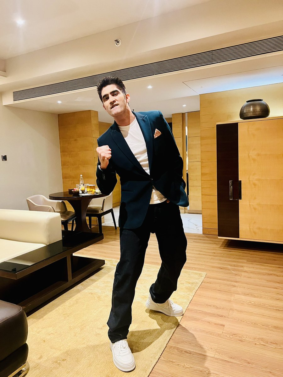 boxervijender's tweet photo. #IndianSportsHonours 😎👊🏽 https://t.co/YIGH7ZOpcI