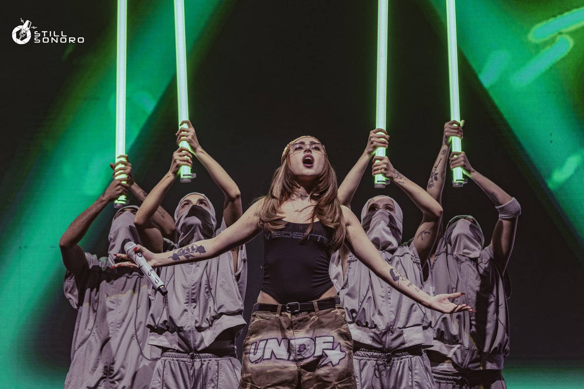 stillsonoro's tweet photo. Artista: @Nicki_Nicole19 
Autor: Mike González
Foro: Festival @TecateEmblema 
Ciudad: Cdmx
Año: 2024
RRSS: @mikegonzalezf 

#SonografiasV 📷 https://t.co/HVwZzqyzF7