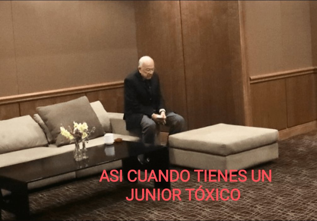 <a href="/ClaudioXGG/">Claudio X. González G.</a> <a href="/Claudiashein/">Claudia Sheinbaum Pardo</a> No, por esta foto de tú papá. Quién representa la corrupción.