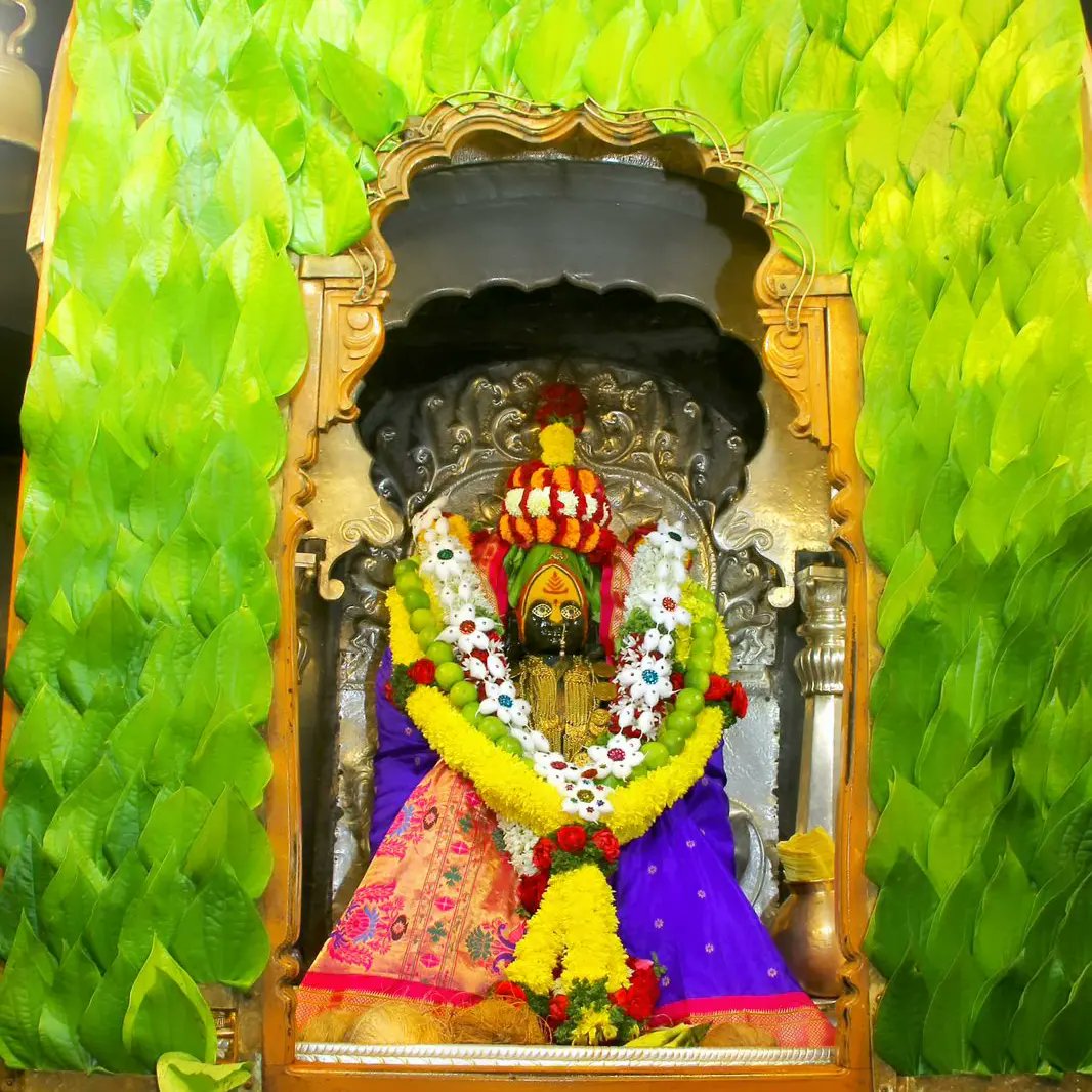 TuljabhavaniTT's tweet photo. श्री तुळजाभवानी देवीची सायं अलंकार महापूजा नित्य दर्शन दि. 09-11-2024
#तुळजापूर #धर्म #tuljabhavani #devi #tuljapur #आईसाहेब #महाराष्ट्र #deepavali #deepawali #deepawalivibes #deepawali2024 #deevali #दिवाळी #दिवाळीच्यासर्वांनाहार्दिकशुभेच्छा #दीपावली https://t.co/oUR34xtinz