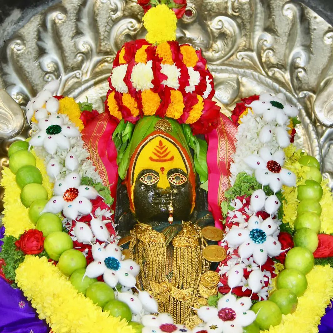 TuljabhavaniTT's tweet photo. श्री तुळजाभवानी देवीची सायं अलंकार महापूजा नित्य दर्शन दि. 09-11-2024
#तुळजापूर #धर्म #tuljabhavani #devi #tuljapur #आईसाहेब #महाराष्ट्र #deepavali #deepawali #deepawalivibes #deepawali2024 #deevali #दिवाळी #दिवाळीच्यासर्वांनाहार्दिकशुभेच्छा #दीपावली https://t.co/oUR34xtinz