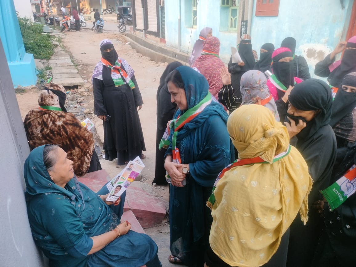 SumaiyaInc's tweet photo. DAY 7,Door to door campaigning done in ward no:21 &amp; 23 channapatna by election @kharge @RahulGandhi @priyankagandhi @rssurjewala @kcvenugopalmp @DKShivakumar @siddaramaiah @RLR_BTM @LambaAlka https://t.co/Uo1N7ggW5Z
