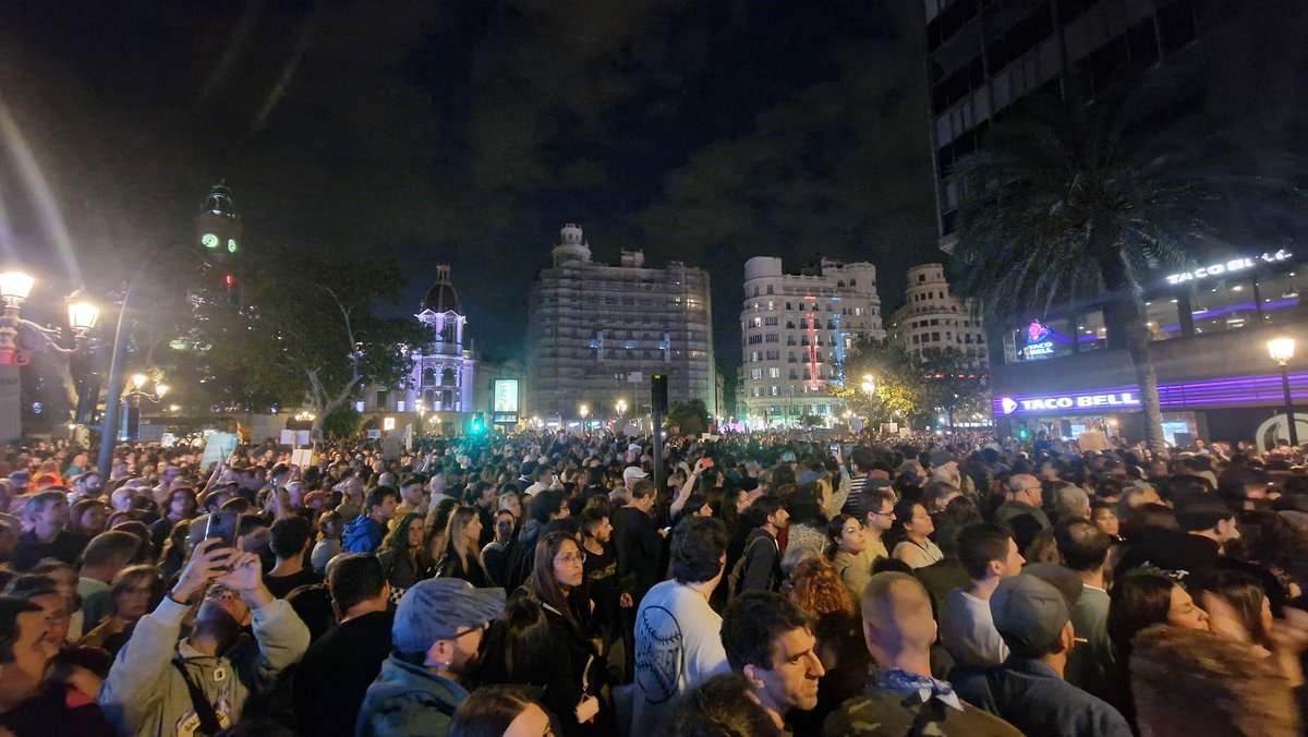 #NouBarris amb el País Valencià!

#MazónDimissió!!