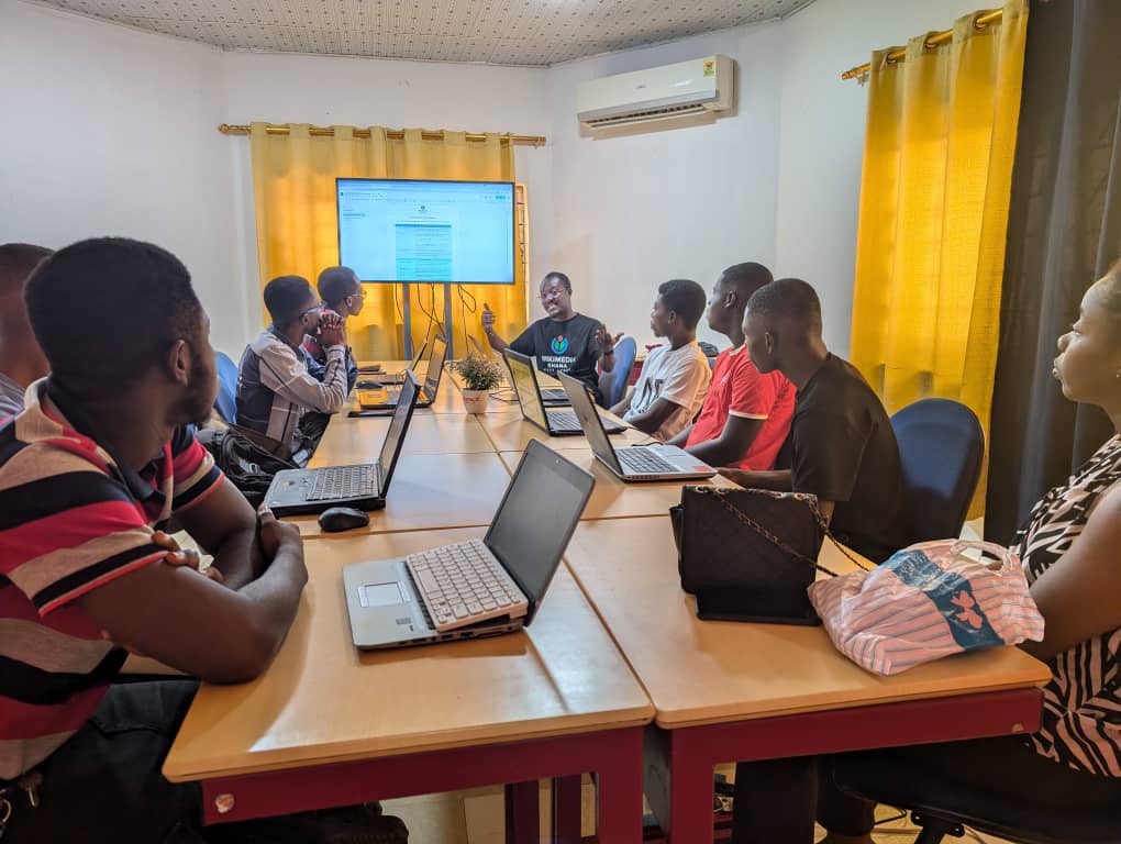 WikimediaGH's tweet photo. Earlier today we were in @DuapaWerkspace in Anaji, Takoradi as our facilitator @robertjamal12 was leading another @Wikipedia workshop.

Thank you to all who attended and we hope you continue to contribute to Wikipedia.

#TakoradiEditsWikipedia #DiscoverWikipedia #WikimediaGH https://t.co/HQzJV2Z402