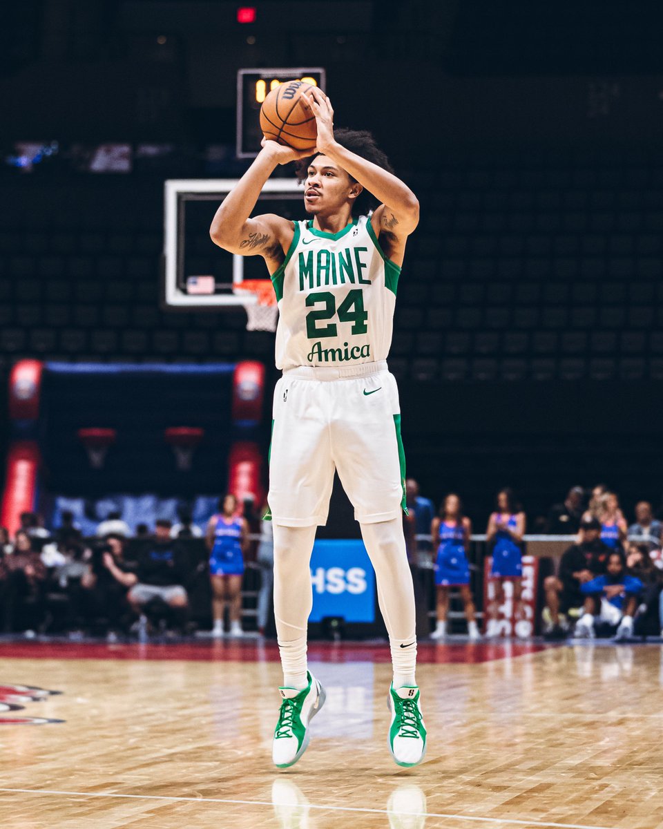 RutgersMBB's tweet photo. Family business. 🤞

Ron Harper Jr. made 6 threes and scored 18 points for the @MaineCeltics on Long Island.👏

@__RHJR | @dy1anharper | @HARPER04_5 https://t.co/LfPUh9JQgk