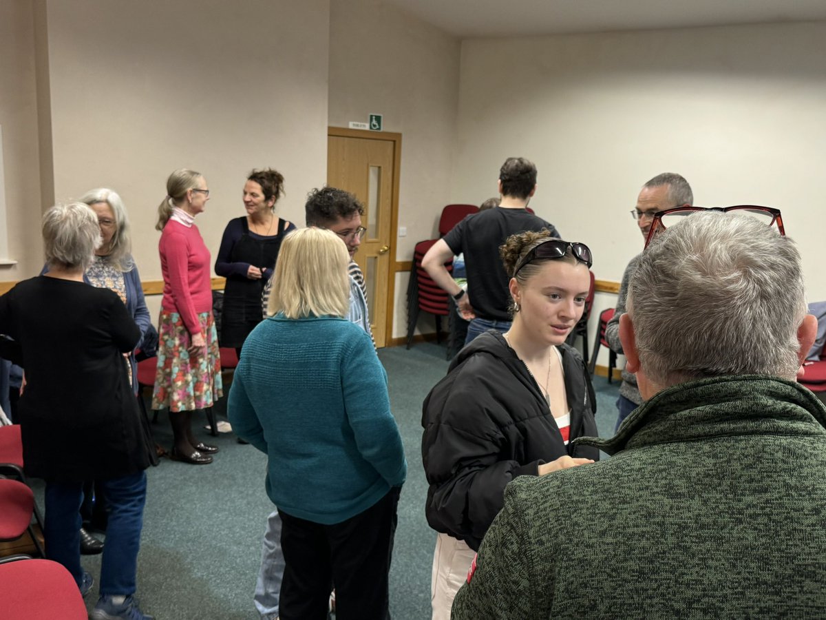 Nagh vel <a href="/joydunlop/">Joy Dunlop</a> yindyssagh! What a wonderful teacher! Gura mie ayd, Joy! #cooish