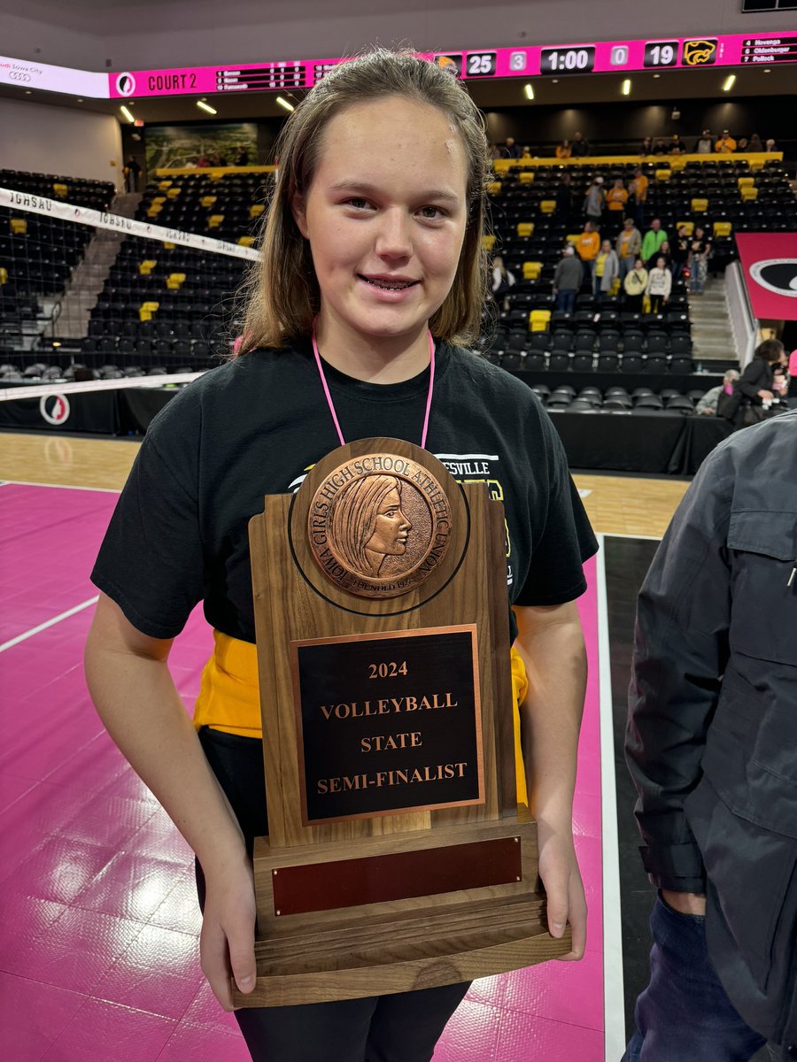 katyraysweeney's tweet photo. That’s a wrap 3rd year coaching & our 2024 volleyball season. Big goals & big accomplishments - what a fun group of kids always willing to work hard. #semifinals #statevb #jcsdwildcats #lovevb https://t.co/iewYJMLkWv