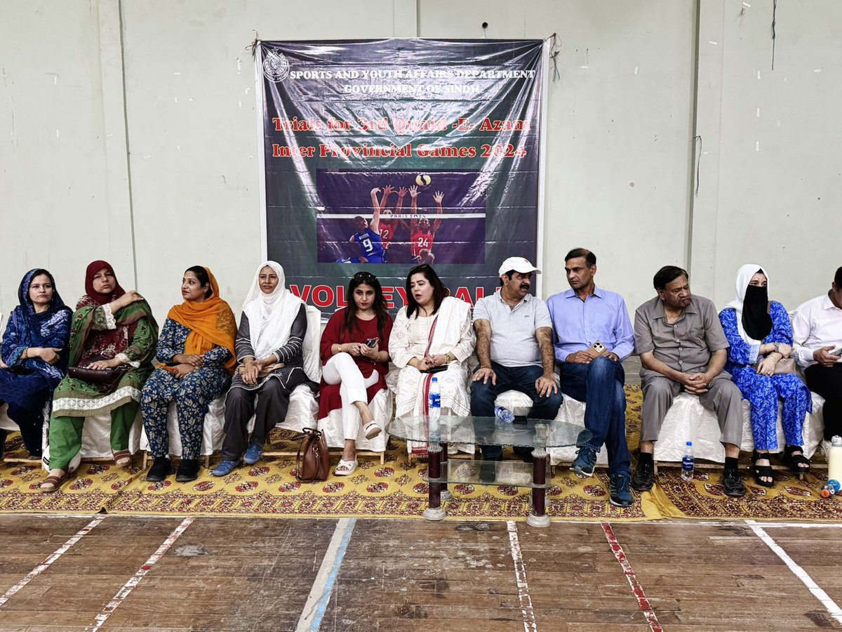 SaimaAgha17627's tweet image. Empowering Youth through Sports: MPA Saima Agha, Parliamentary Secretary for Sports and Youth Affairs, alongside the Secretary of Sports and Youth Affairs, visits squash trails for the Quaid-e-Azam Games at Pakistan Sports Board.
#mpasaimaagha #sportsandyouthaffairs #PPP