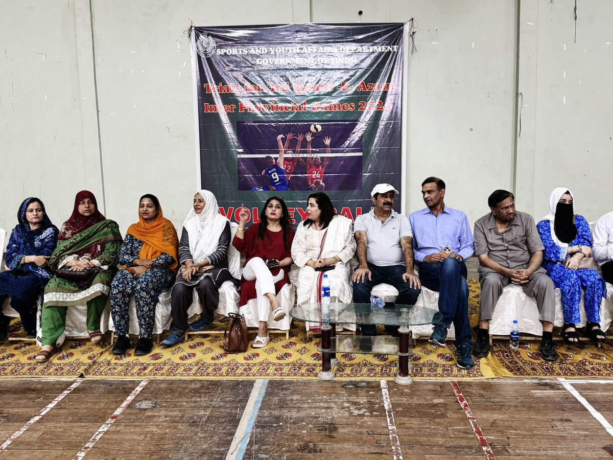 SaimaAgha17627's tweet image. Empowering Youth through Sports: MPA Saima Agha, Parliamentary Secretary for Sports and Youth Affairs, alongside the Secretary of Sports and Youth Affairs, visits squash trails for the Quaid-e-Azam Games at Pakistan Sports Board.
#mpasaimaagha #sportsandyouthaffairs #PPP
