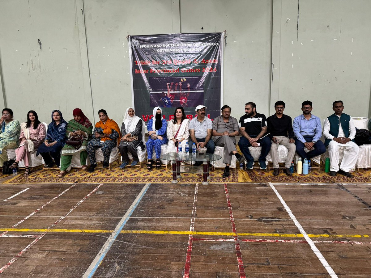 SaimaAgha17627's tweet image. Empowering Youth through Sports: MPA Saima Agha, Parliamentary Secretary for Sports and Youth Affairs, alongside the Secretary of Sports and Youth Affairs, visits squash trails for the Quaid-e-Azam Games at Pakistan Sports Board.
#mpasaimaagha #sportsandyouthaffairs #PPP