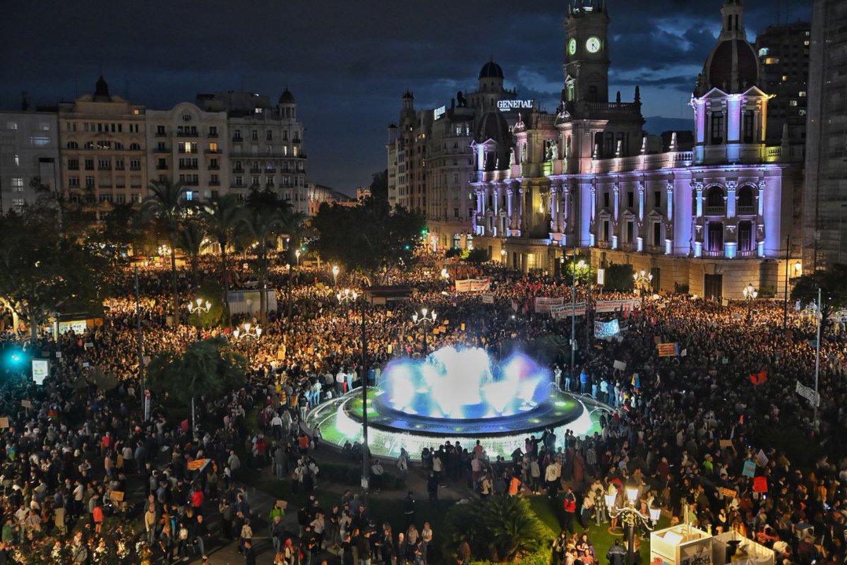 Podemos tweet media