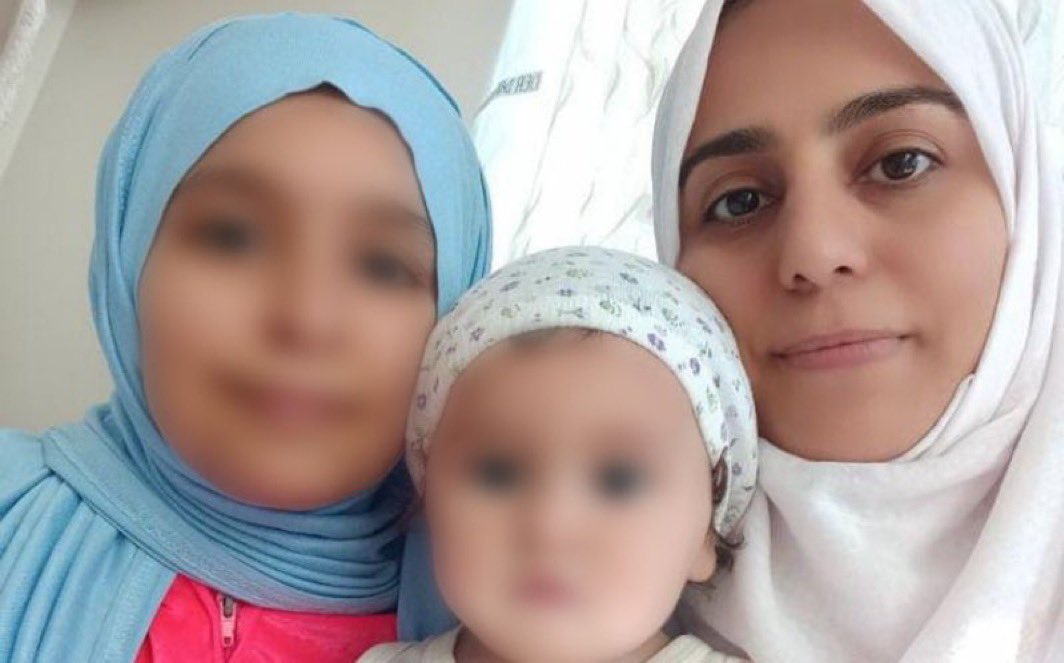 ṢU TAG'A BİR EL ATSAK GÜZEL İNSANLAR

Biri 14 aylık diğeri 9 yaşında 2 kız çocuğu olan  Sınıf öğretmeni Ferah Oktan;

KHK ile kapatılan kurumlarda çalışmak
Sendikaya üyelik
Bank Asya hesabı

 gerekçeleriyle tutuklu...

ANNELERİ ÇOCUKLARINA VERİN.!

FerahOktanı ÇocuklarıBekliyor