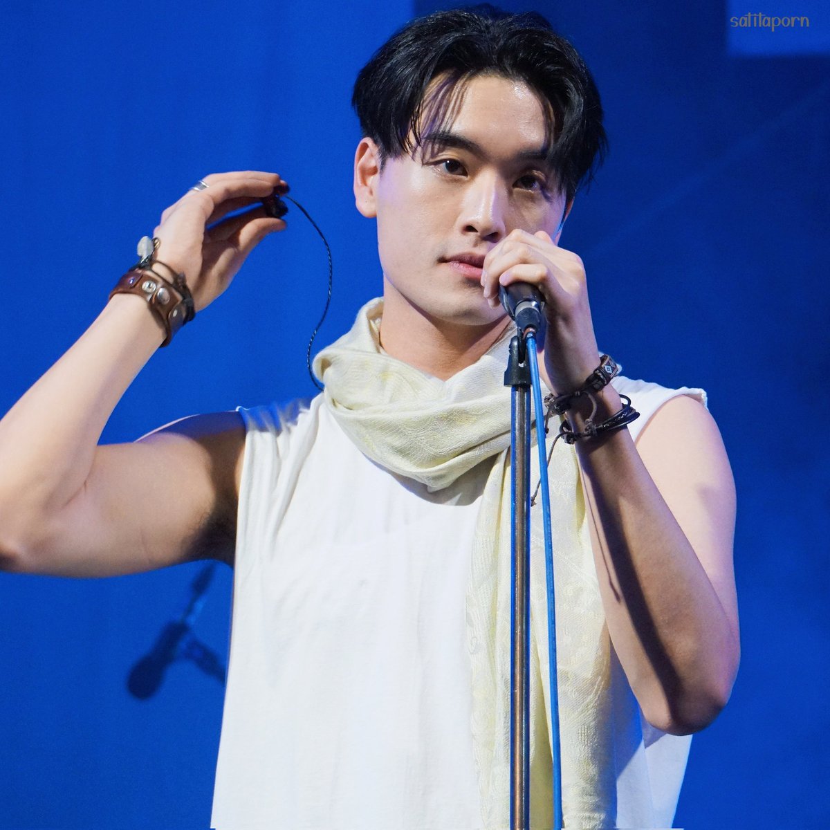 satitaporn1's tweet photo. จะรับกาแฟแบบขม หรือจะรับผมไปชิมดีครับ 🤪🤪

#LEOFESTxTALAY
#LEOFESTTheAdventure 
#TALAY #laylayyo 
#เลบอกไม่หวาน
#แก๊งหวานน้อย https://t.co/gh4oZ94KAe