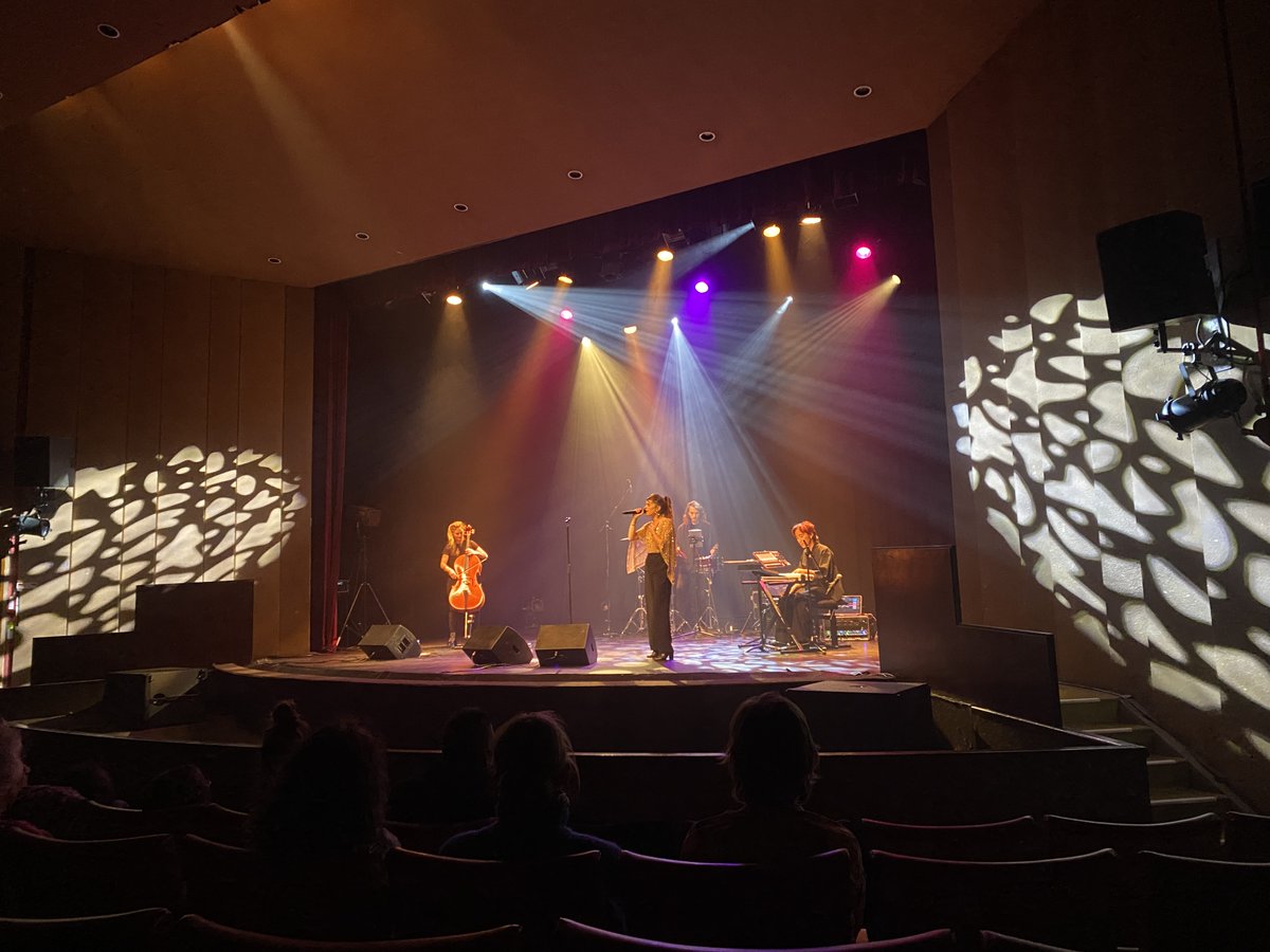 dominiqugambier's tweet image. Avec @TALLISKERMUSIC lors de son dernier concert au Centre Culturel Voltaire de #Déville